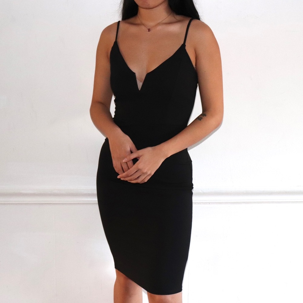 Little Black Midi Dress 🖤